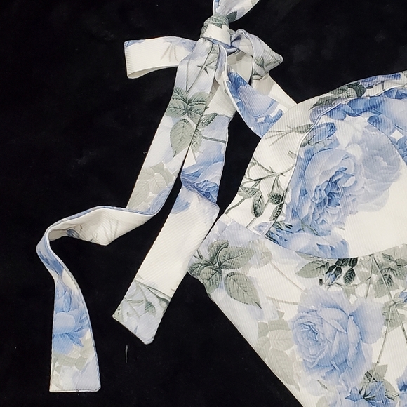 Cider Floral Blue and White Women's Top - Picture 8 of 14